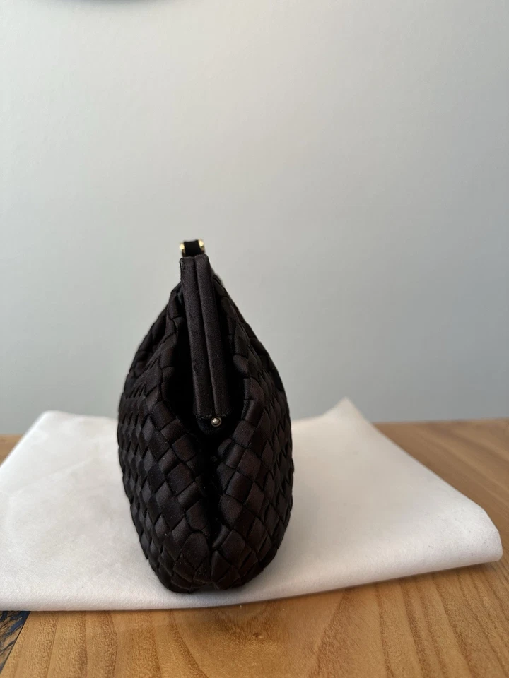 Auténtico Bolso de Mano Bottega Veneta Negro Intrecciato Marco Satinado - De Colección Italia Foto 2 de 4