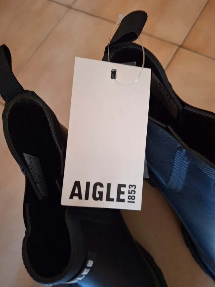 Bottines de pluie Aigle Taille 40 Noires Neuves - Photo 3/4