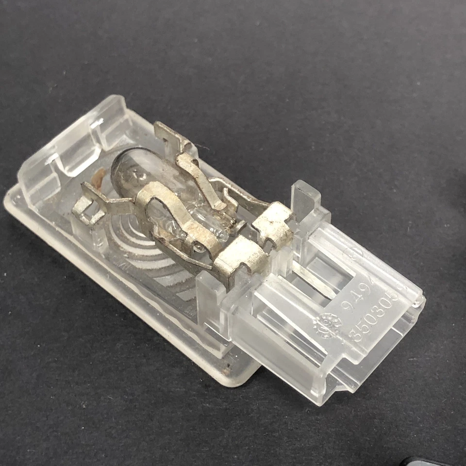 2010-2024 Chevy Camaro Rear Trunk Interior Courtesy Light Lamp 13503059 OEM - Изображение 4 из 4