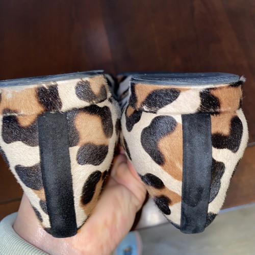 Mocassino Stuart Weitzman Burgdorf Goodman stampa leopardata capelli di vitello borchie taglia 8,5 - Foto 8 di 11