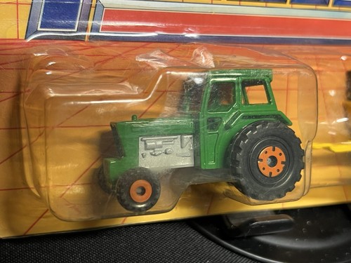 Matchbox Twin Pack TP-108 Green Ford Tractor and Hay Trailer - NIP - Picture 2 of 6