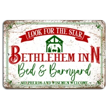 Bethlehem Inn: Rustic Holiday Charm Awaits!