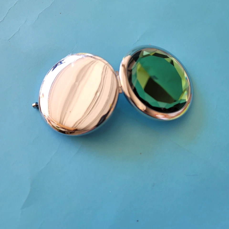 Espejo compacto con cubierta tipo joya, nuevo/caja, gran relleno de medias, 3 colores Foto 3 de 4