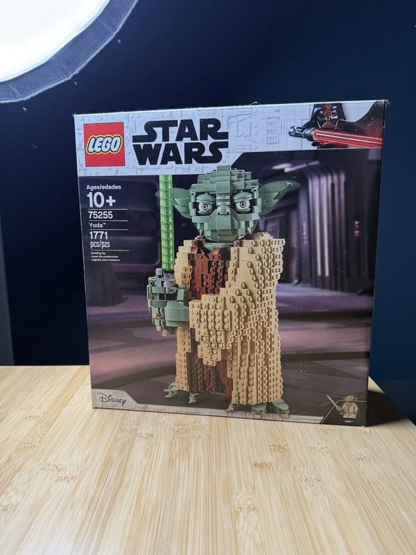 LEGO Star Wars: Yoda (75255) retired rare new in box
