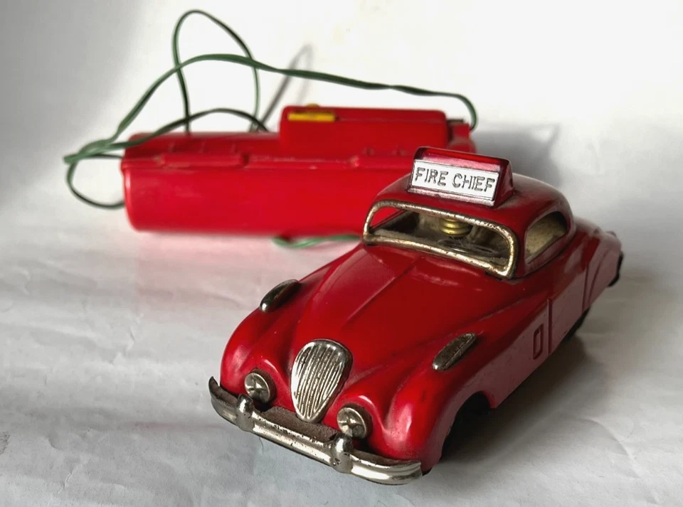 Jaguar XK 150 1959 Fire Chief Empire Made Tin Tinplate Friction 15cm Long - Image 2 of 4