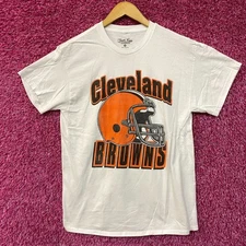 Junk Food Clothing NFL Cleveland Browns Throwback Helmet T-Shirt Small