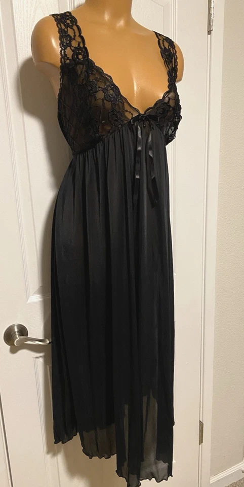 Camisola vintage violetas e rosas preta semi transparente náilon com corpete de renda tamanho GG - Imagem 3 de 4