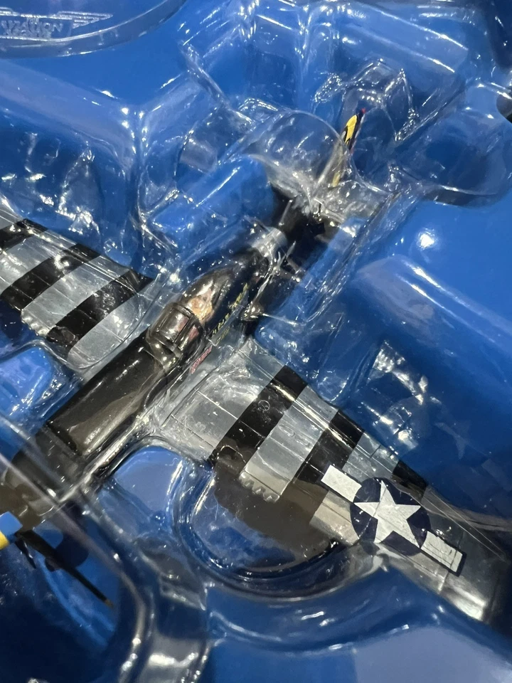 Arte nariz Corgi Aviation 1/72 P-51K Mustang "Mrs Bonnie"le Shima 1945 US32213 Foto 2 de 4