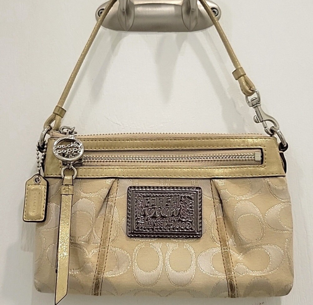 Coach Poppie Wristlet