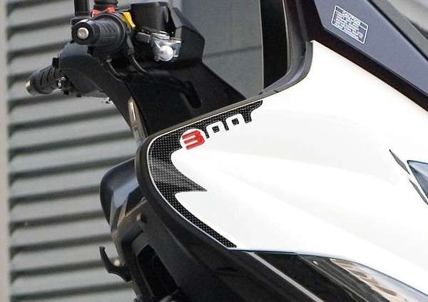 2 Gel 3D Schutzfolien FüR Kanten Passend FüR Scooter Kymco Xciting 300 labelbike-image