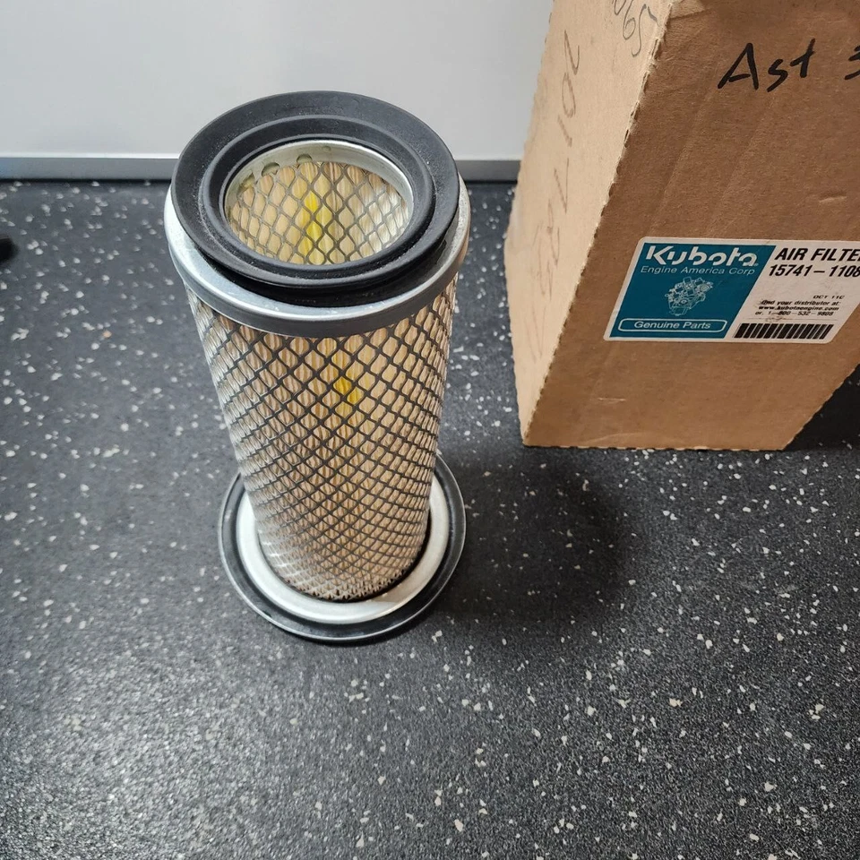 NEW GENUINE KUBOTA AIR FILTER 15741-11080 - Image 4 of 4