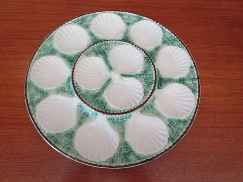 LARGE OYSTER/SHELL DISH IN GREEN & WHITE WHIPPED CREAM FRANCE