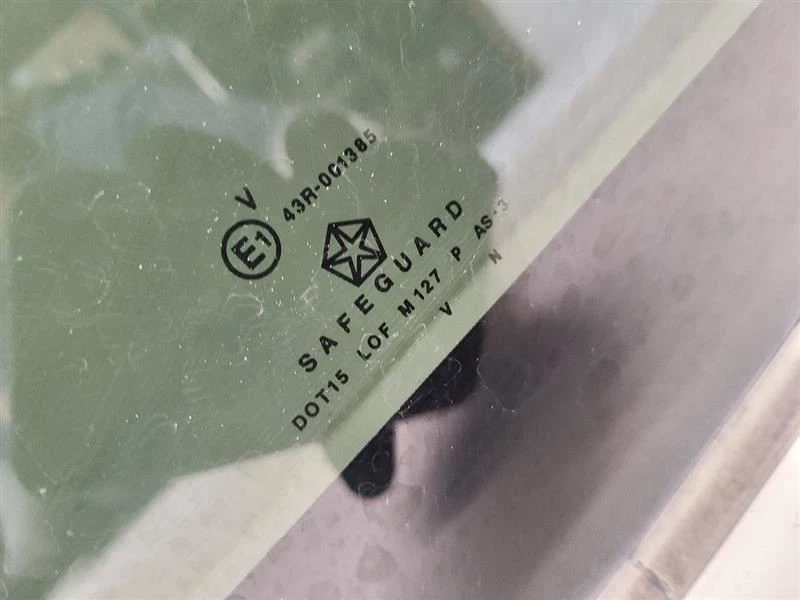 2001-2010 CHRYSLER PT CRUISER Roof Glass Only 05016632AB - Imagem 2 de 4