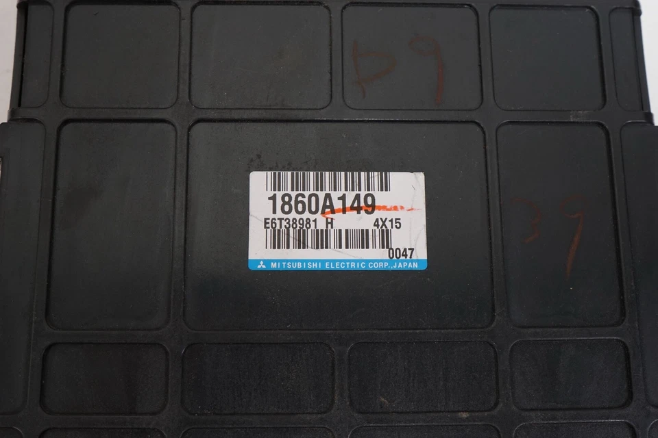 Módulo de control del motor MITSUBISHI OUTLANDER ECM PCM 2,4 L M/T OEM 2005 Foto 2 de 3