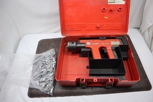 HILTI DX451 HEAVY DUTY SEMI AUTOMATIC POWDER ACTUATED TOOL W/CASE  * TOOL ONLY *