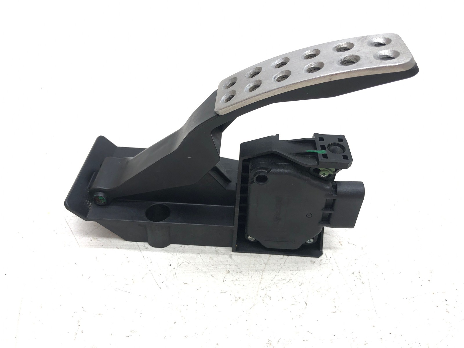 2017-2020 FERRARI GTC4LUSSO ACCELERATOR THROTTLE GAS PEDAL 243117 OEM