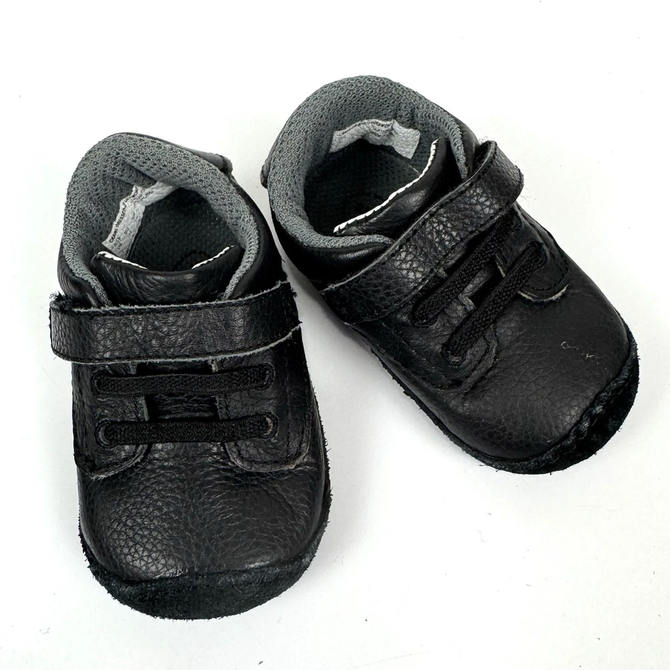 Zapatos cómodos Stride Rite de cuero negro con gateo vestidos Desmond bebé 2 Foto 2 de 4