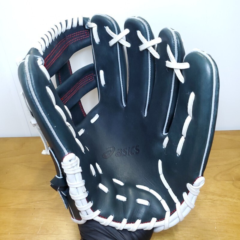 ASICS IF Limited Edition Soft Infield Gloves, Adult Size, Good Condition thumbnail 2