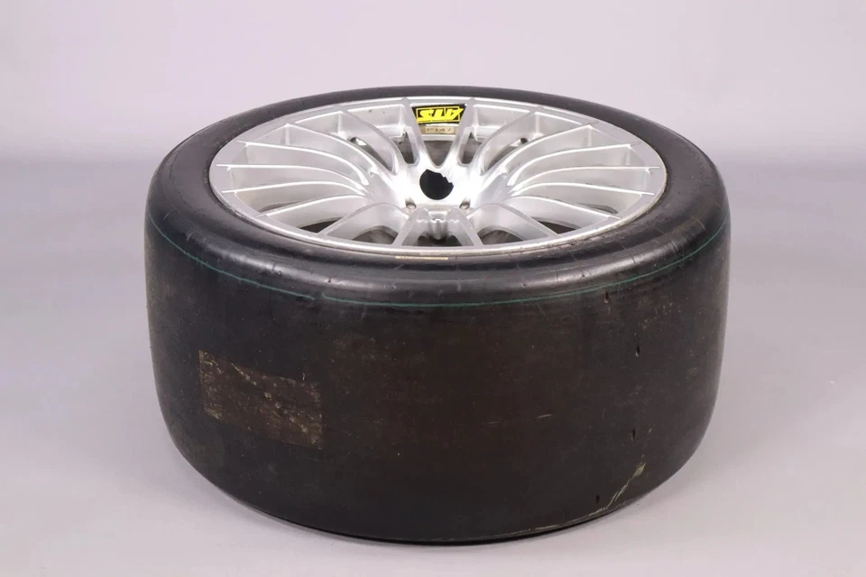 Mercedes CLK DTM ATS Rennsportrad 11x18" mit Dunlop Slicks - Bild 2 von 4