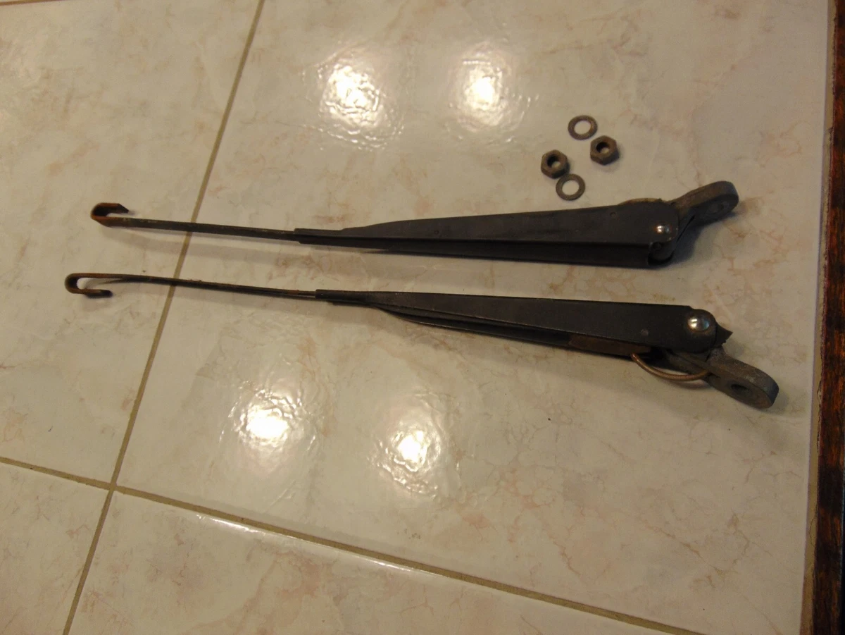 MERCEDES 300D W123 WINDSHIELD WIPER ARM LEFT RIGHT Set 1238203744 