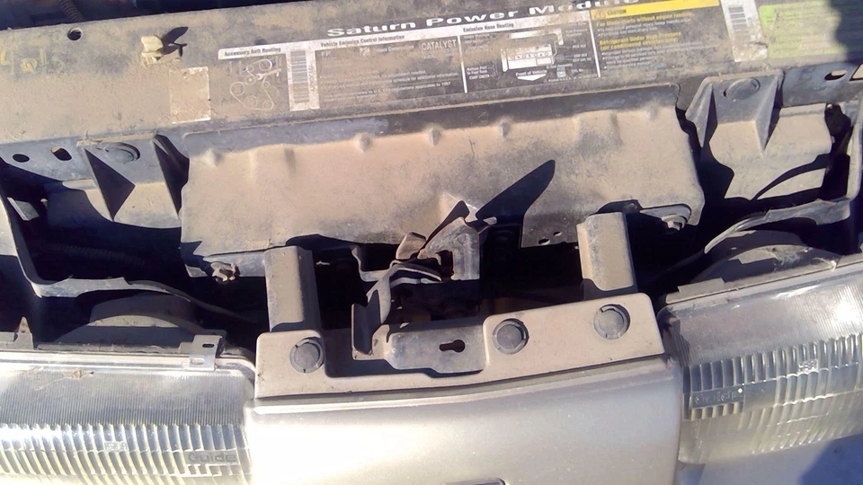 Conjunto de pestillo de capó Saturn Sw2 1991-1998 con soporte OEM Foto 2 de 4