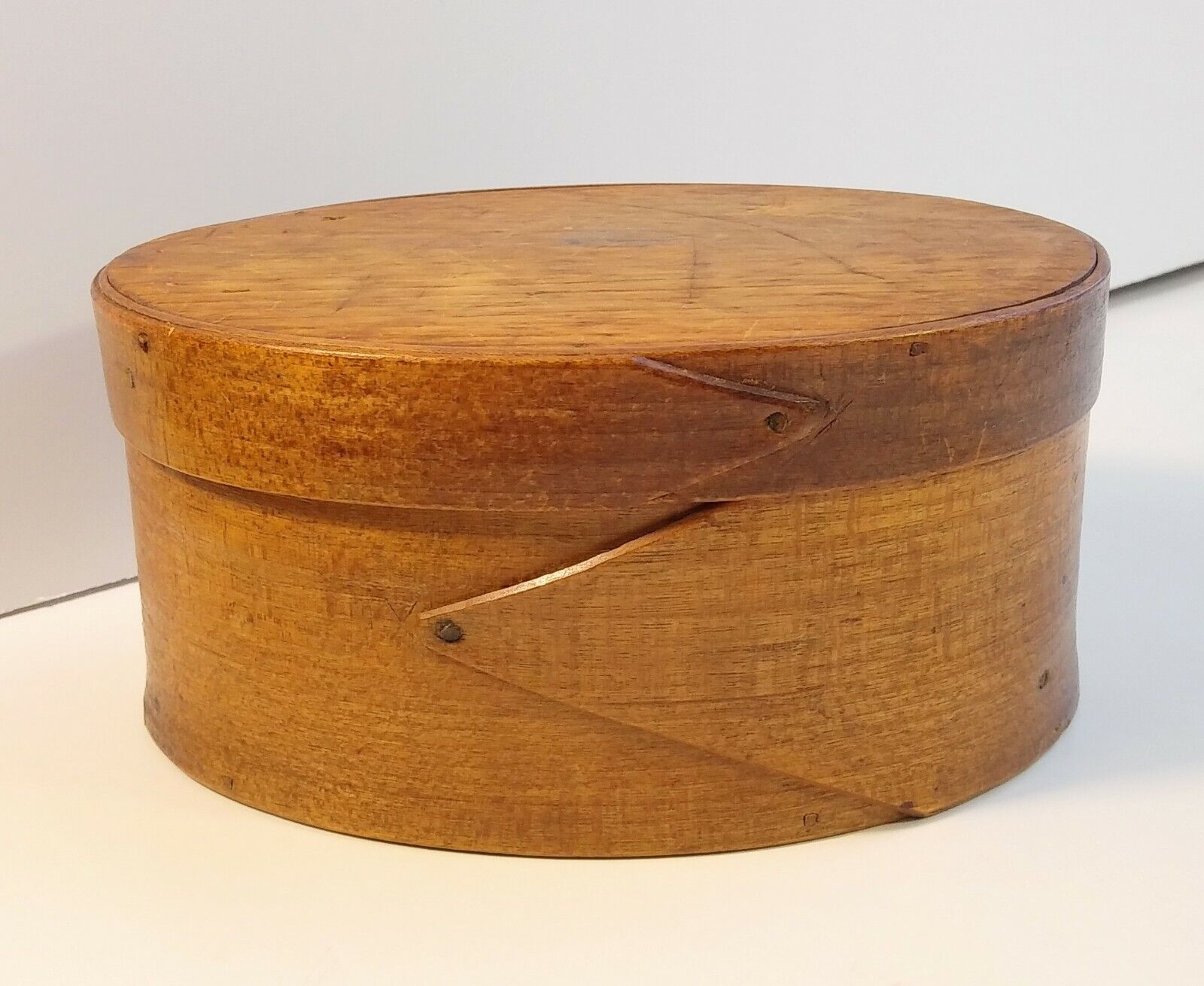 Antique Harvard style Shaker Oval Pantry Box original patina American Folk Art