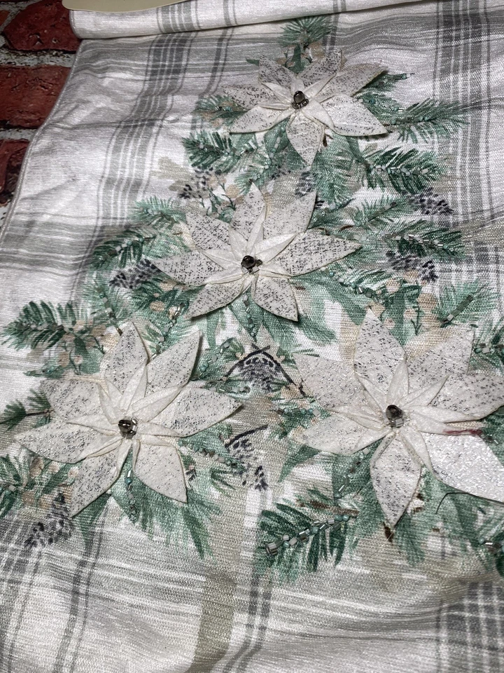 NWT CYNTHIA ROWLEY CHRISTMAS TABLE RUNNER 16" X 72" WHITE/SILVER/GREEN - Image 2 of 4