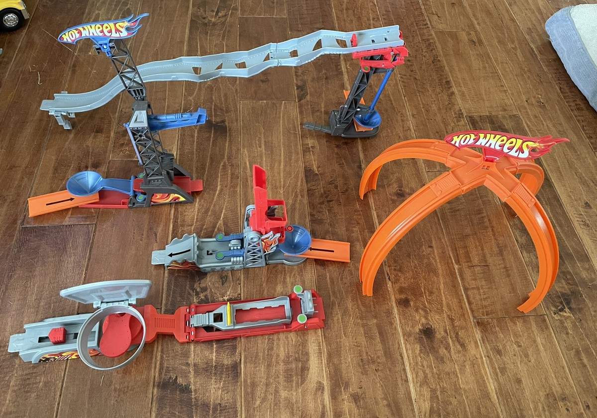 2007 Hot Wheels Triple Stunt Trick Track Parts Zig Zag 2007 Hot Wheels Triple Stunt Trick Track Parts Zig Zag