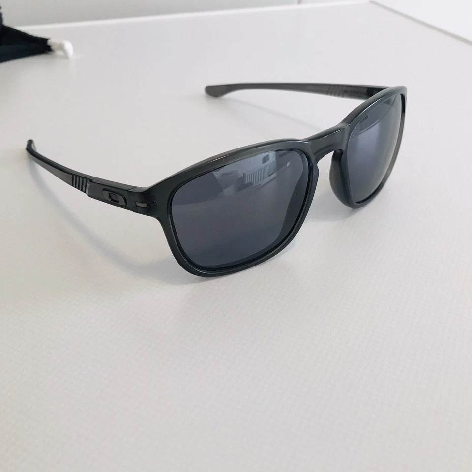 Oakley Sonnenbrille Herren, Schwarz, Anthrazit. Absoluter Neuzustand. Mit Case., Foto 3 von 5