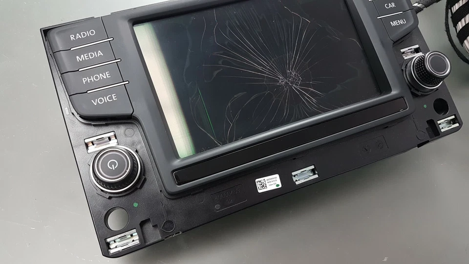 Original VW Passat B8 3G Discover Pro Control Panel Satnav 6,5 " Inch 3G0919605D - Image 4 of 4