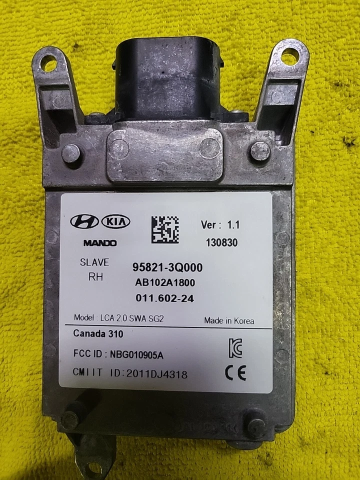 Sensor de objeto radar punto ciego lado pasajero derecho fabricante de equipos originales Hyundai Sonata 2013 2014 Foto 3 de 4