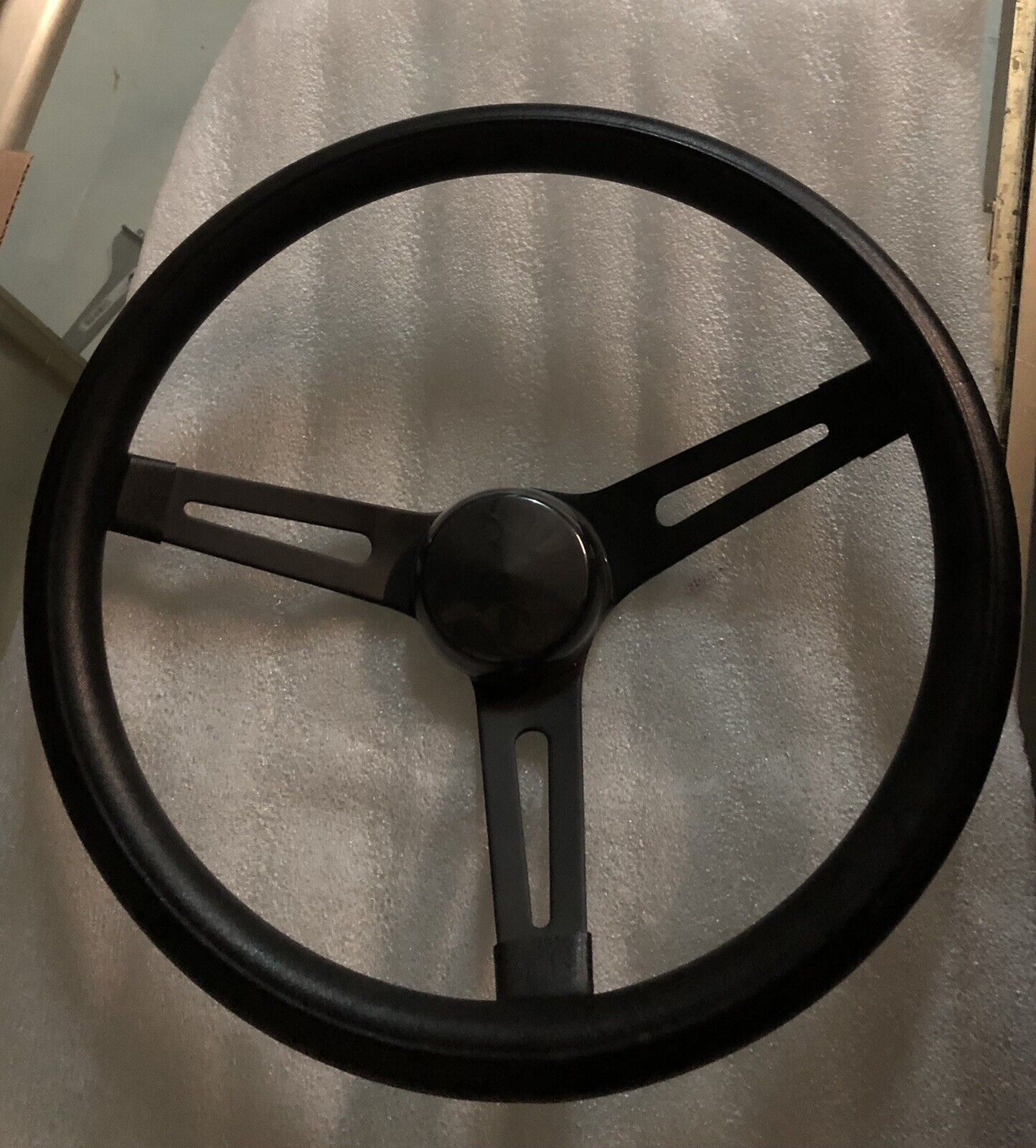 8540 GRANT  "CLASSIC SERIES" Steering Wheel 13.5" Black w / Slotted Grip