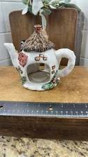 Christmas Dazzle Ceramic Teapot Tea Light Candle House Decoration Gold Accents N