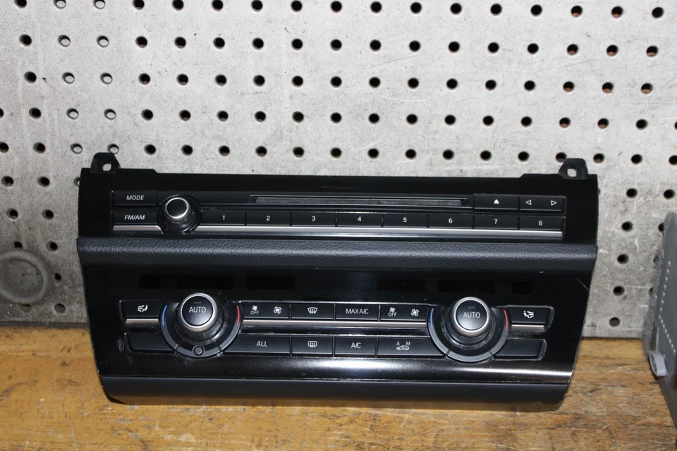 2011 - 2016 BMW 535i Navigation Info 10.25" Display Screen stereo buttons - Image 4 of 4