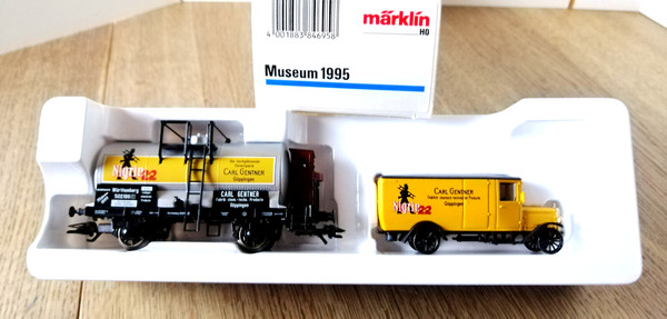 Museumswg. 1995 / Mä. 95702.2/4676 / Carl Gentner con DB Oldtimer / Oct.
