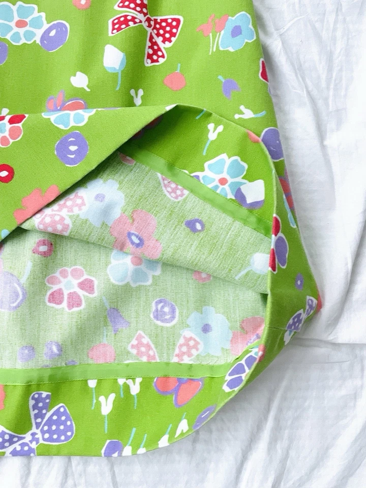Vintage 1960s Green Retro Psychedelic Floral Bows Ribbon Mini Dress Mod Scooter - Image 4 of 4
