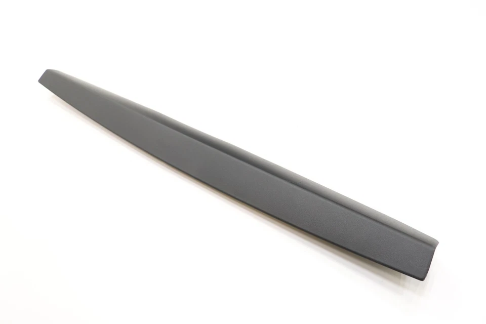 Volvo XC60 2018-2024 puerta levadiza trasera moldura superior panel de cubierta OEM 31440631 Foto 2 de 4