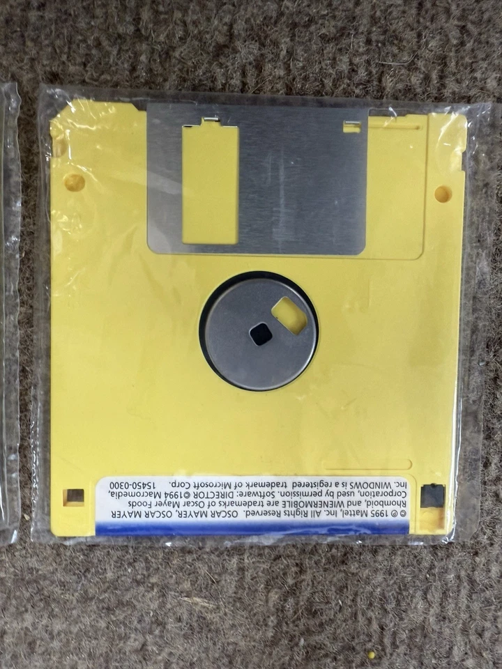 "Disquete de colección Hot Wheels 3,5"" 1995 coleccionistas Wienermobile pistón eléctrico" Foto 4 de 4