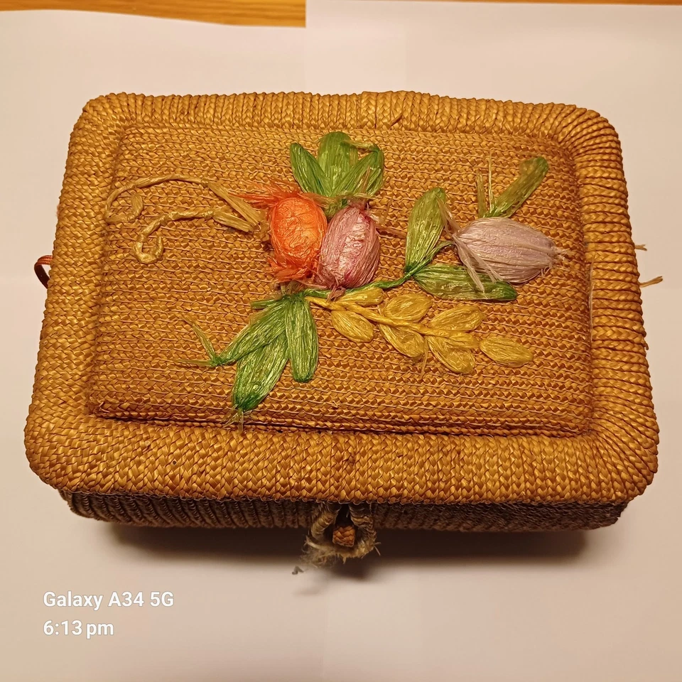 Vintage Raffia Wicker Floral Pattern Sewing  Box, 18 X 13 X 10 cm - Image 2 of 4