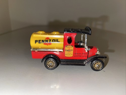 Lledo Days Gone Red 1920 Ford Pennzoil Motor Oil Tanker Tank Truck Missing Wheel - Picture 2 of 6