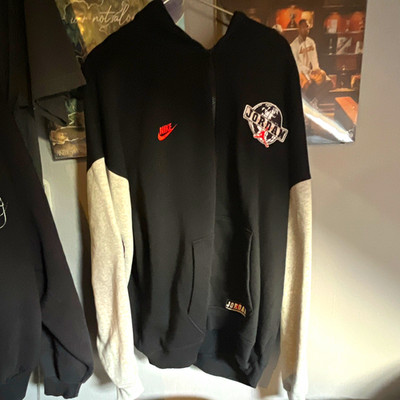 Nike Jordan Herren Hoodie schwarz/grau mit Kapuze, Taschen, Jumpman-Logo & 23