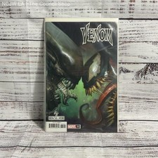 Venom #32 Versus Alien Variant Ryan Brown Marvel Comics Ungraded