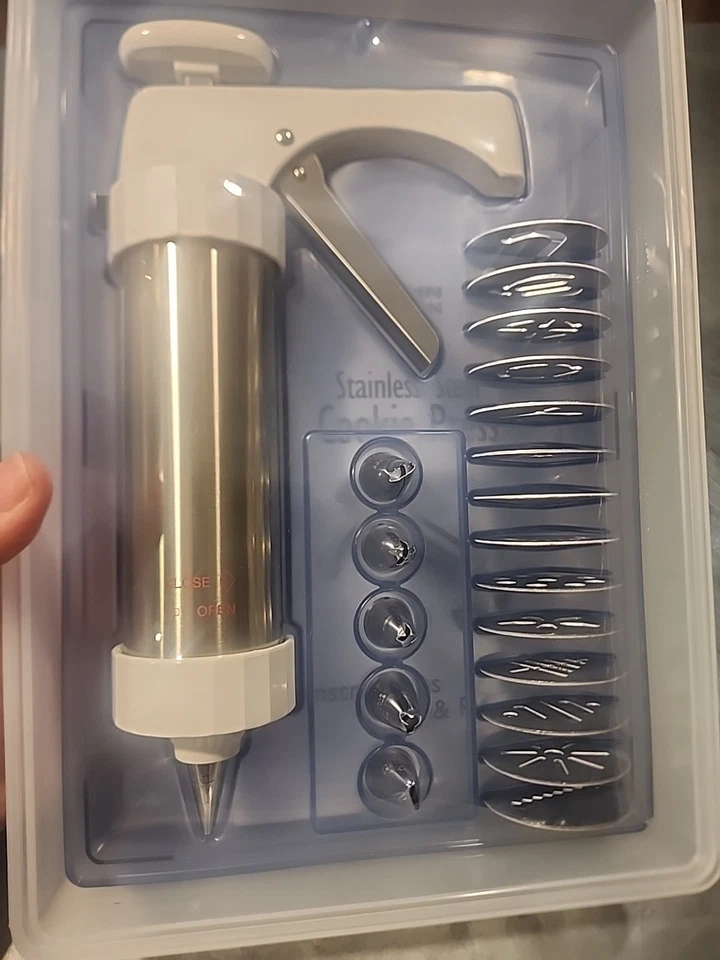 KUHN RIKON PRENSA DE GALLETAS de acero inoxidable 14 discos de decoración 6 puntas de glaseado - Nuevo Foto 2 de 4