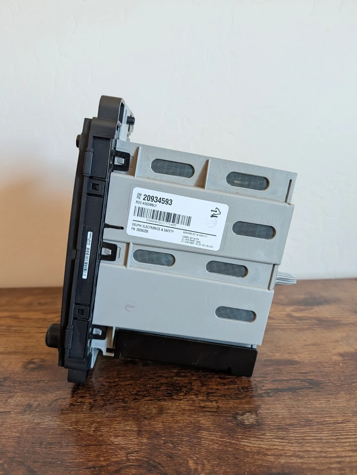 GM Chevrolet GMC Sierra Yukon Tahoe BOSE OEM Radio CD Player 20934593 Delphi - Image 4 of 4