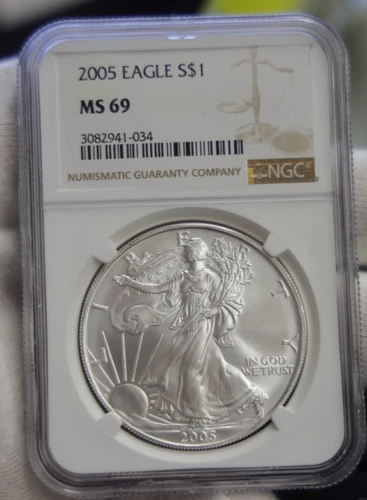 2005  US Silver Eagle $1 NGC MS69