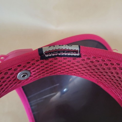 Protector facial SunVisor sombrero rosa iridiscente deportivo - Imagen 10 de 12