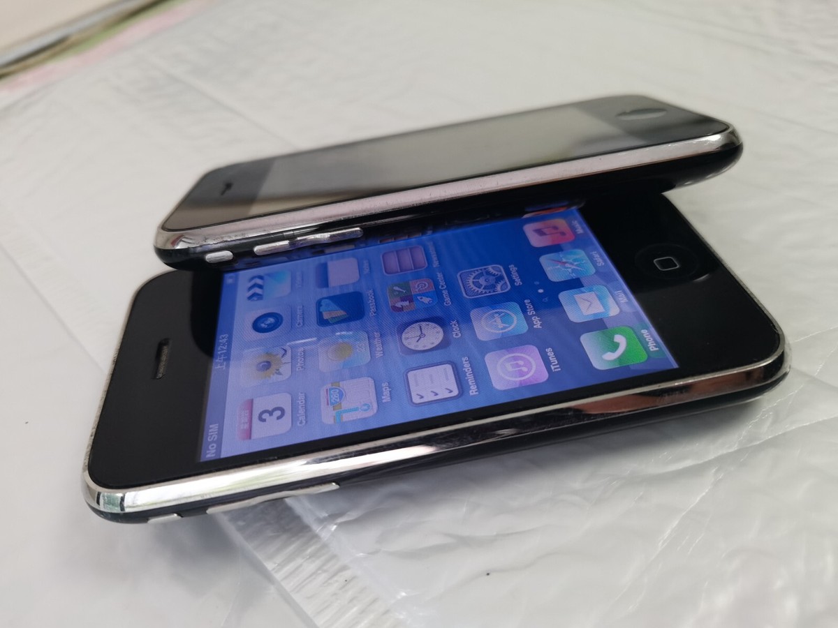 full working Apple iPhone 3GS - 8GB - Black white Unlocked full working Apple iPhone 3GS - 8GB - Black white Unlocked
