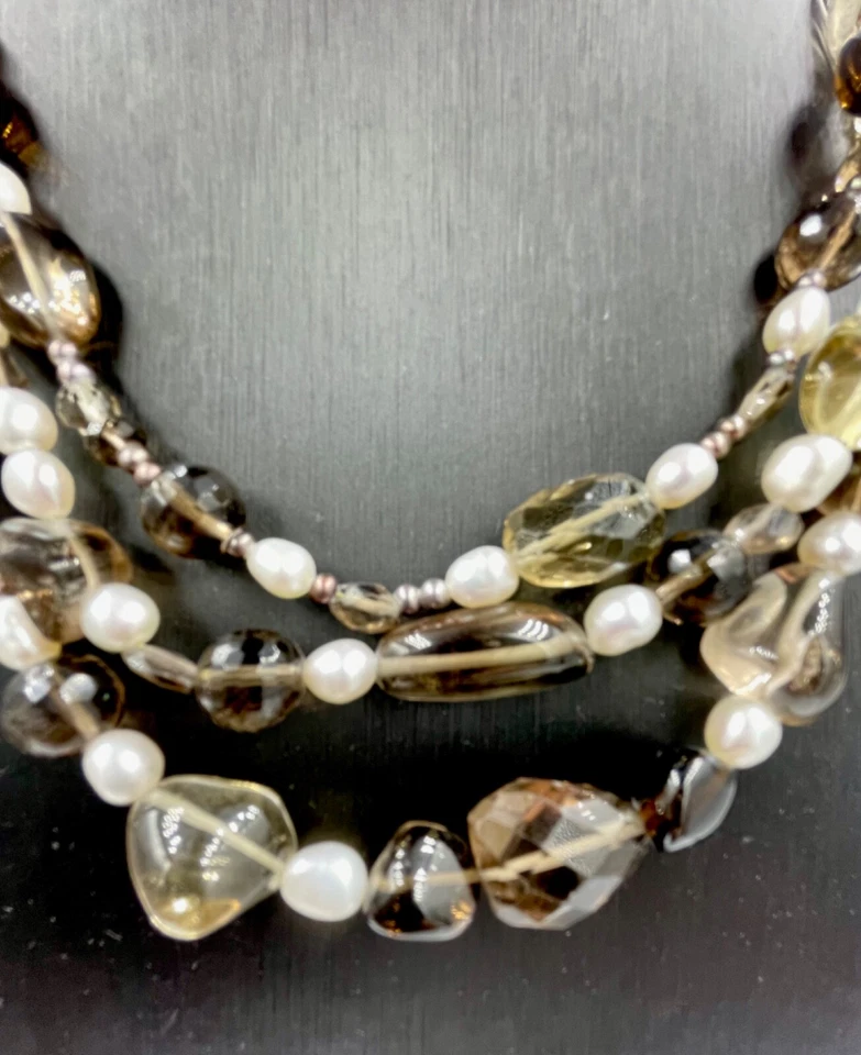 Collana multifilo pietre quarzo fumè e perle di fiume chiusura argento 925/1000 - Immagine 2 di 4