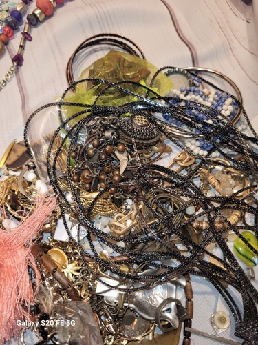 jewelry lot lbs wearable New & Pre-owned Costume & Real Treasure Trunk Resellers - Picture 3 of 20
