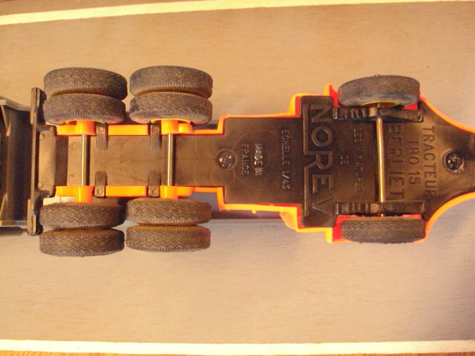 NOREV  1/43  BERLIET  TBO 15  Transporteur de voitures. - Photo 4/4